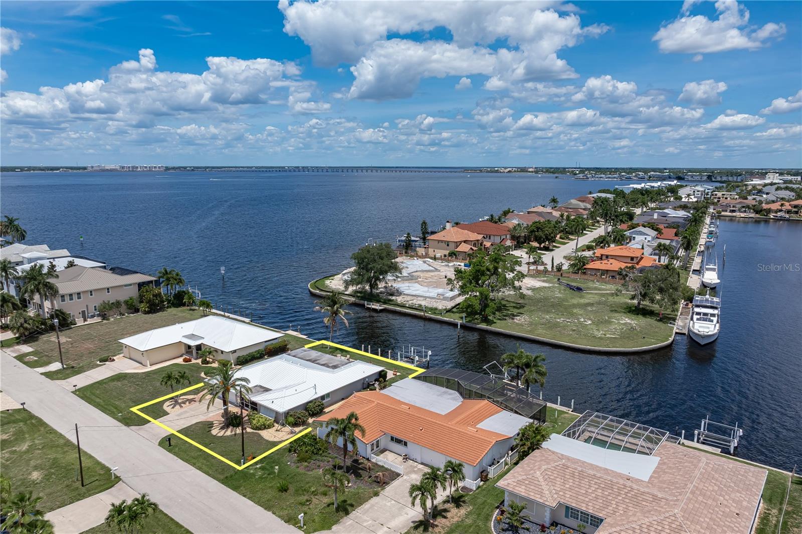 2211 Palm Tree Dr — photo