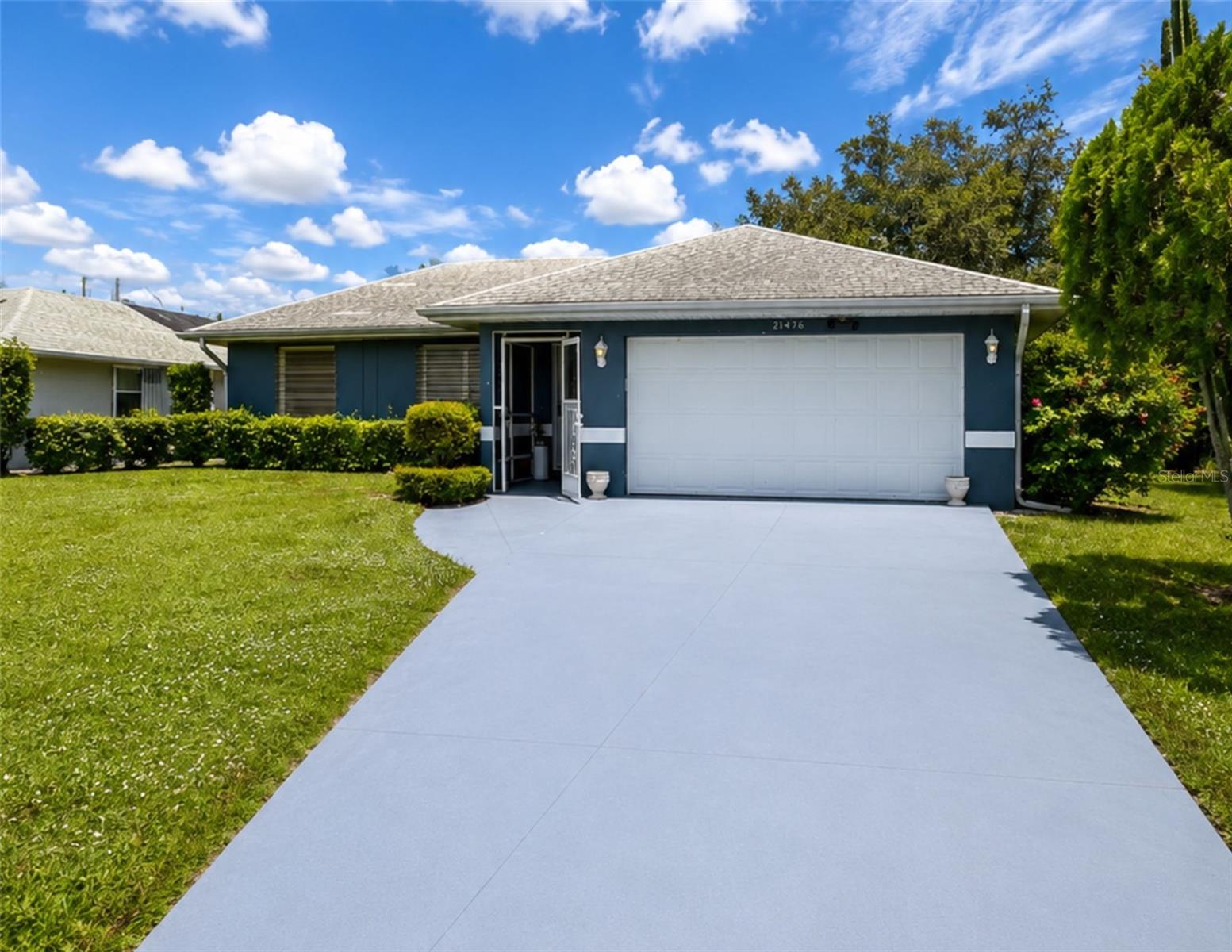 21476 Peachland Blvd — photo