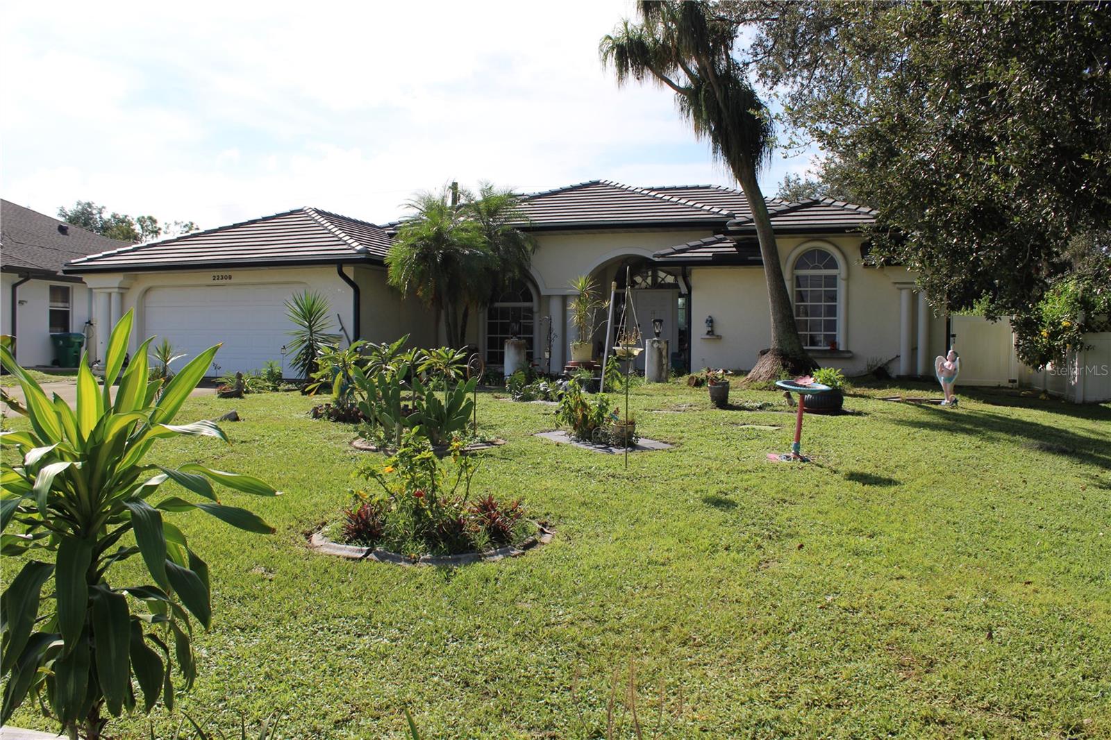 22309 Peachland Blvd — photo
