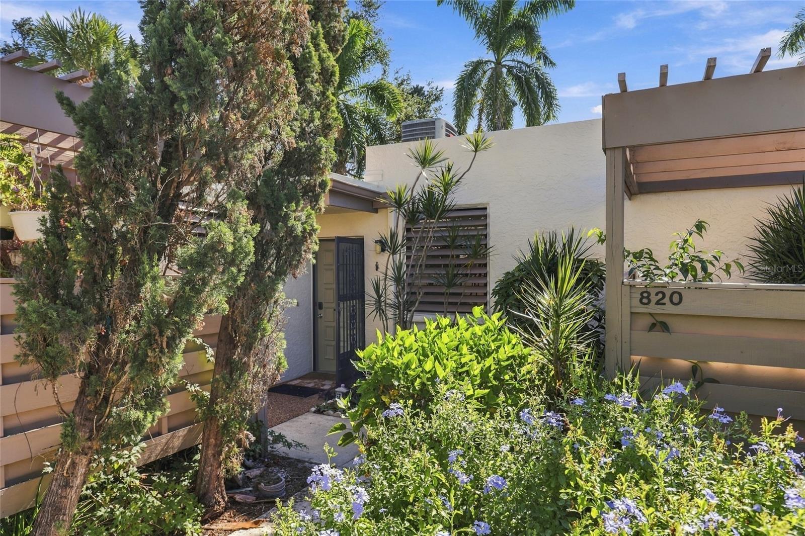 820 Oak Dr #820 — photo