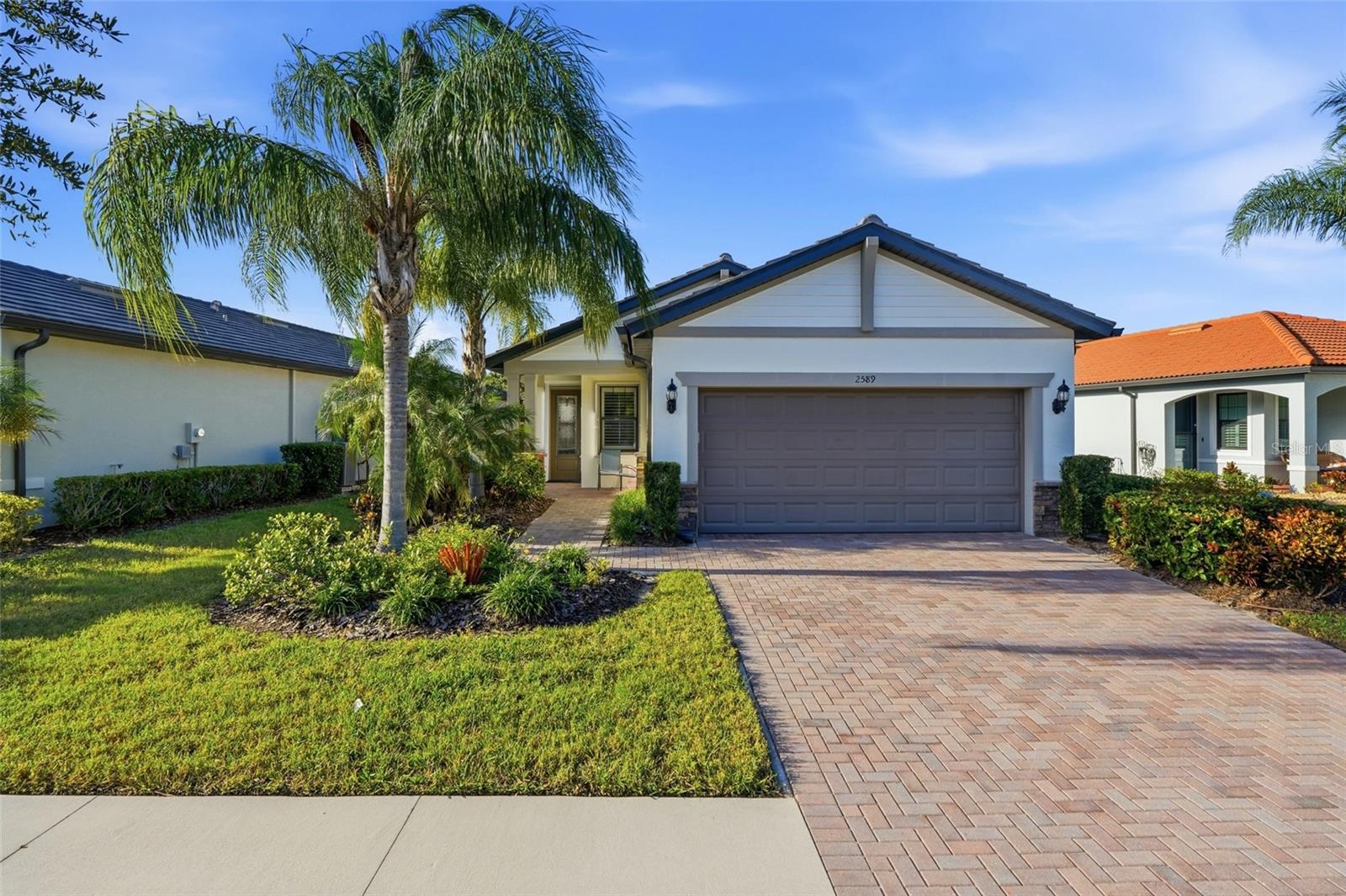 2589 Daisy Dr — photo