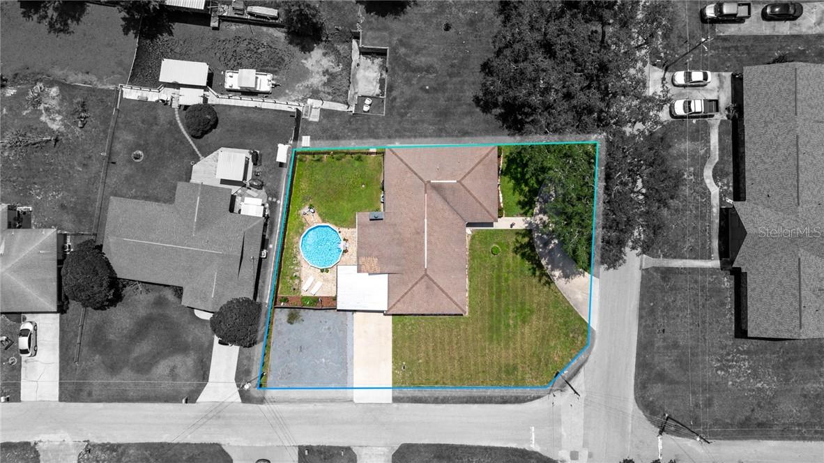 1351 CR 482N, Lakepanasoffkee FL 33538 — photo