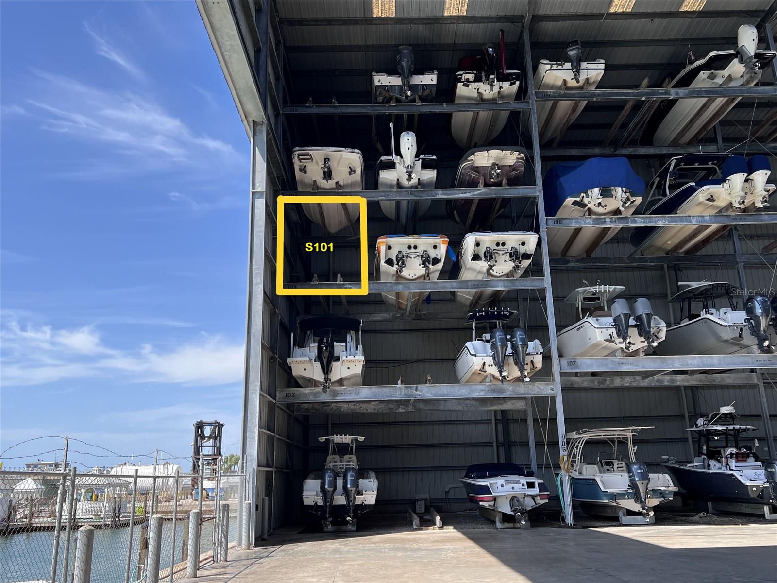 100 Circuit Rd #S101 — photo