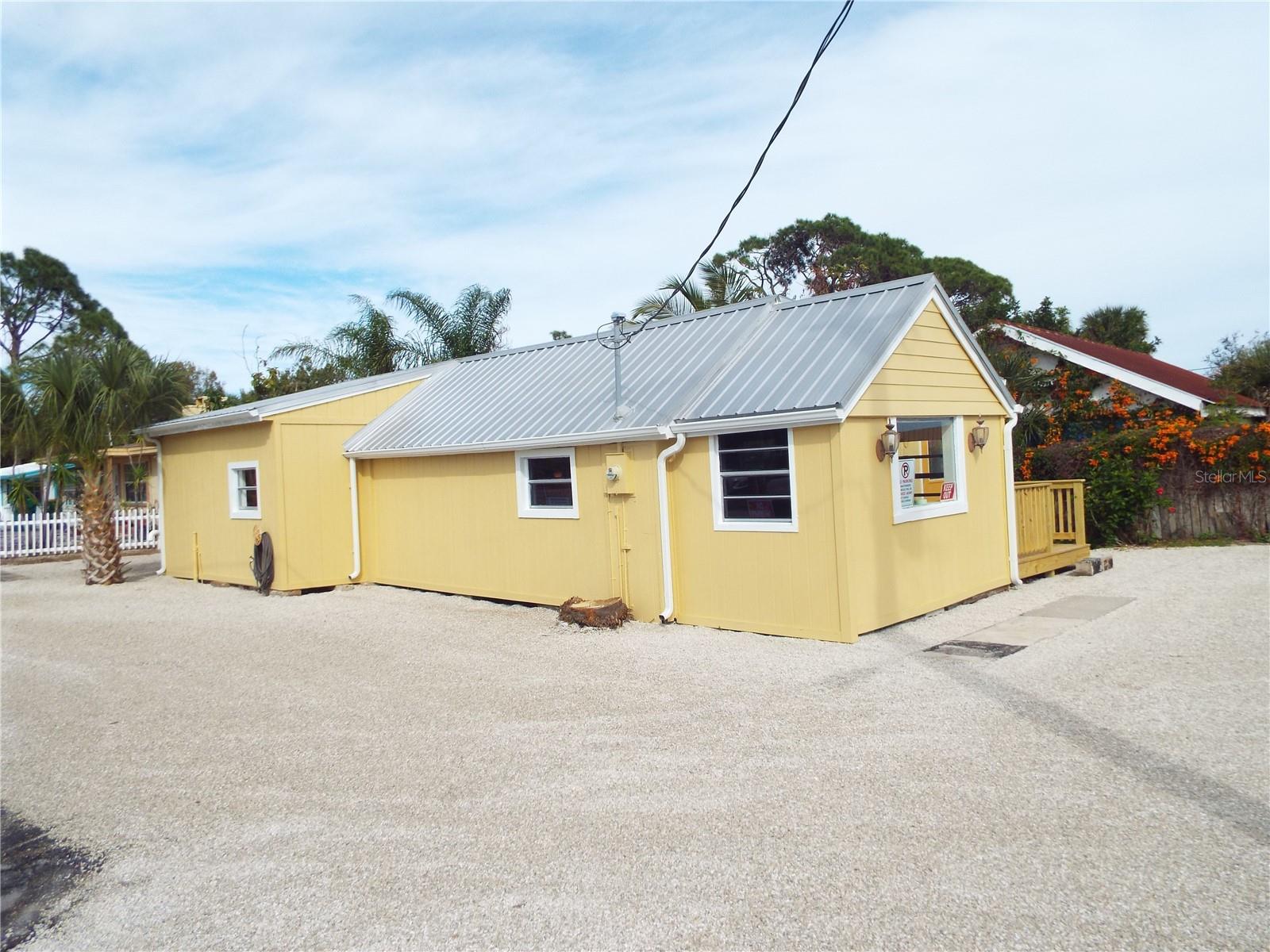 150 E Bay Heights Rd — photo