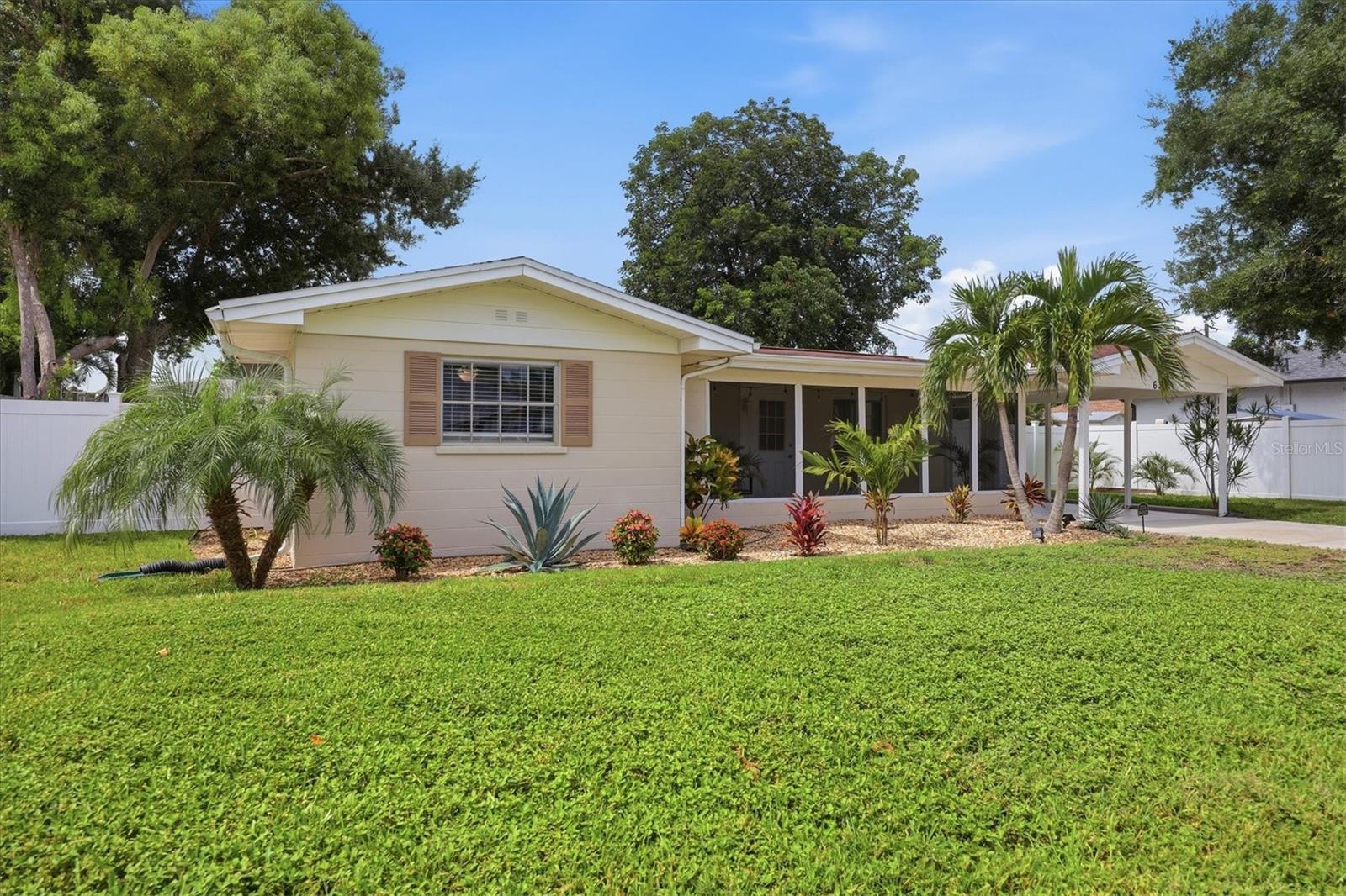 630 E Seminole Dr — photo