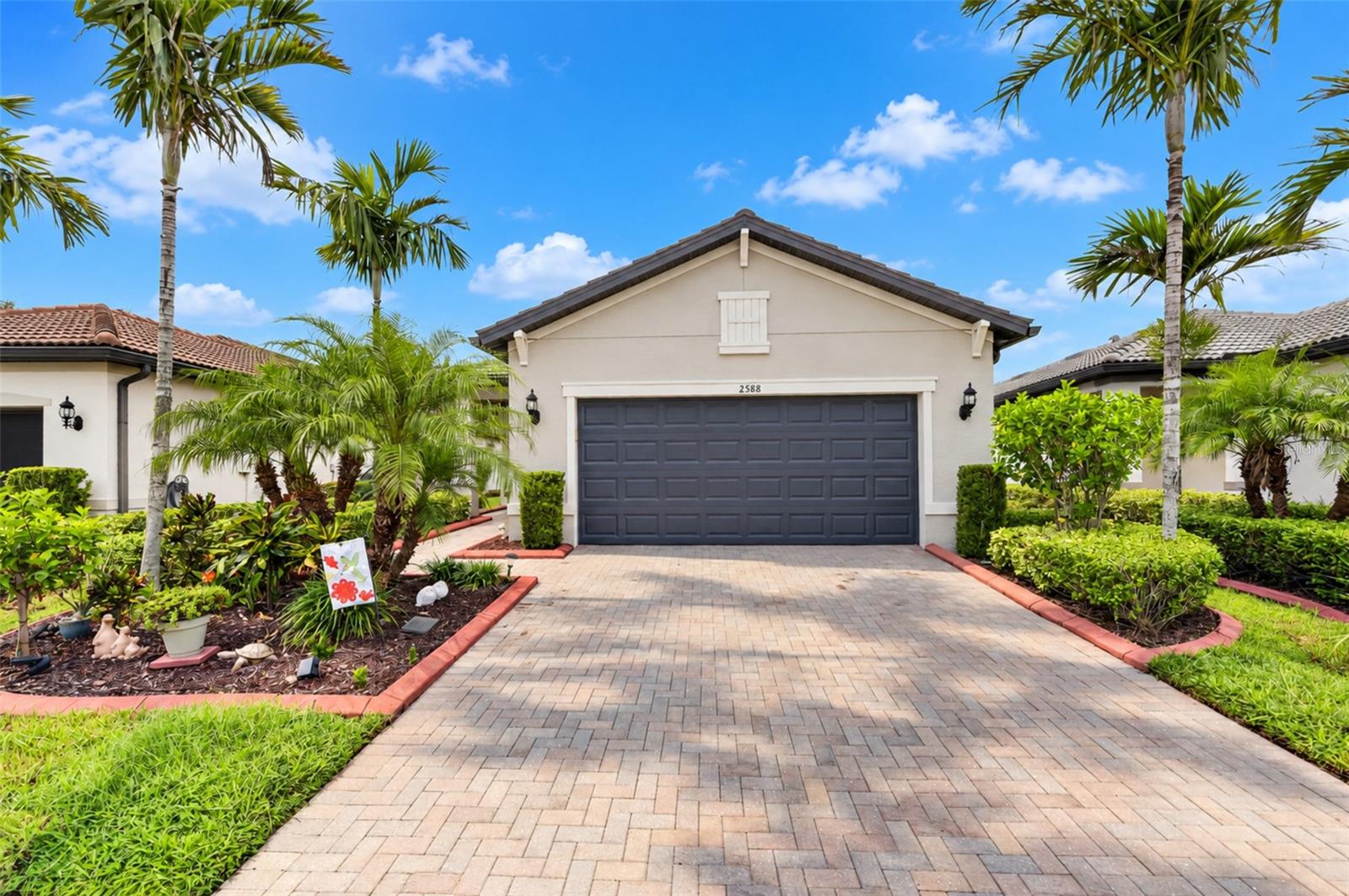 2588 Daisy Dr — photo