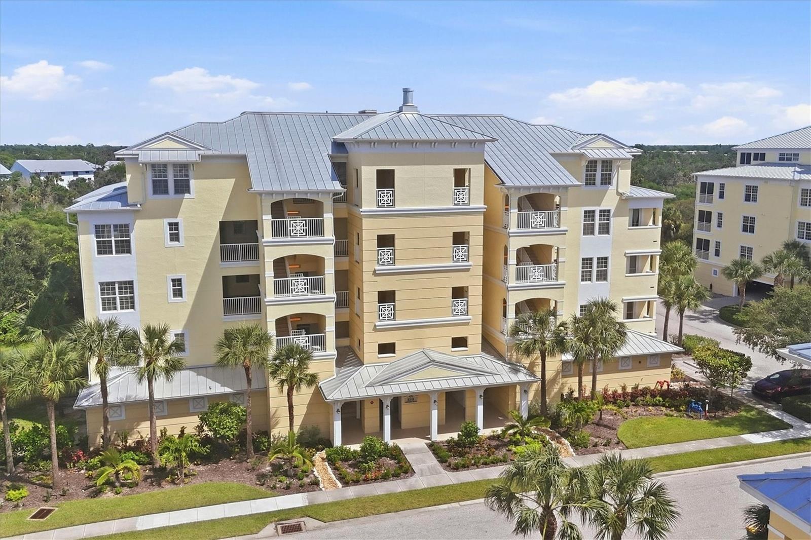 8541 Amberjack Cir #104 — photo