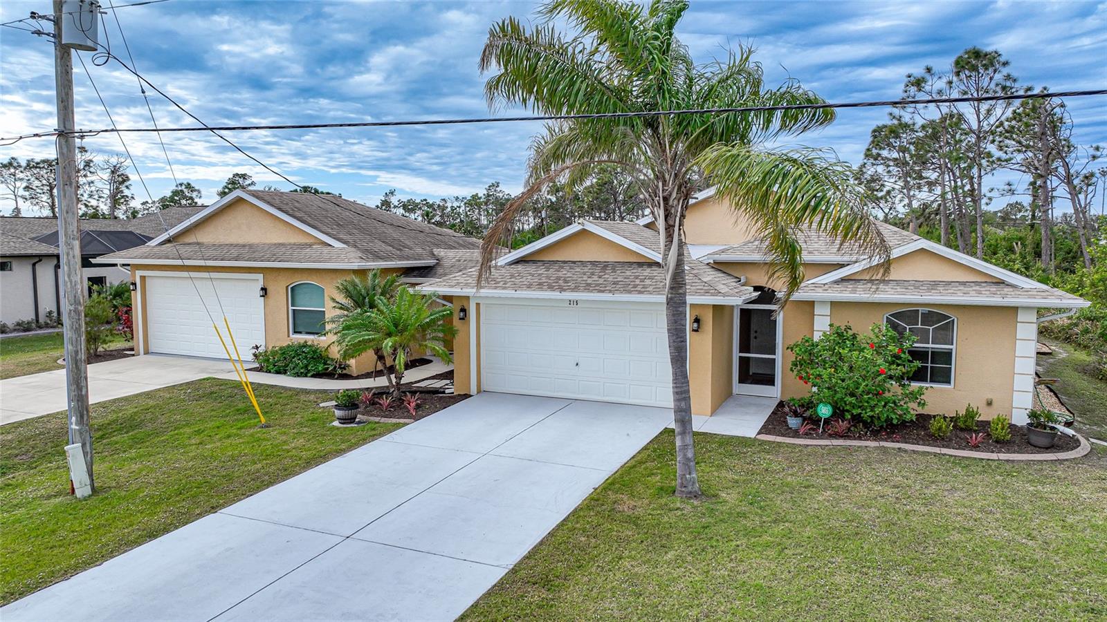 215 Australian Dr — photo