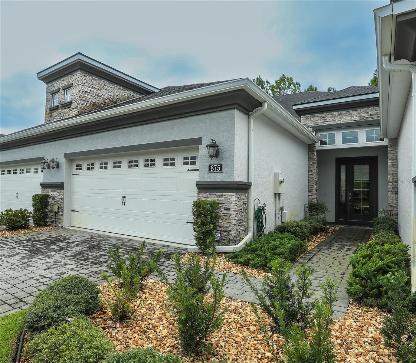 875 Pinewood Dr — photo