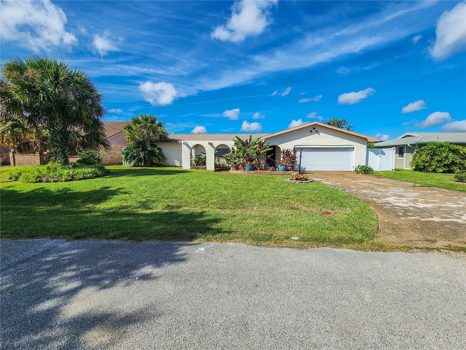 24 Claridge Ct S — photo