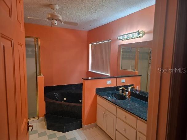 8 Sutton Ct — photo