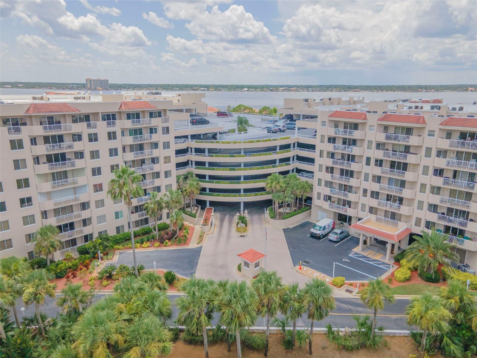 3 Oceans Blvd W #2D4 — photo