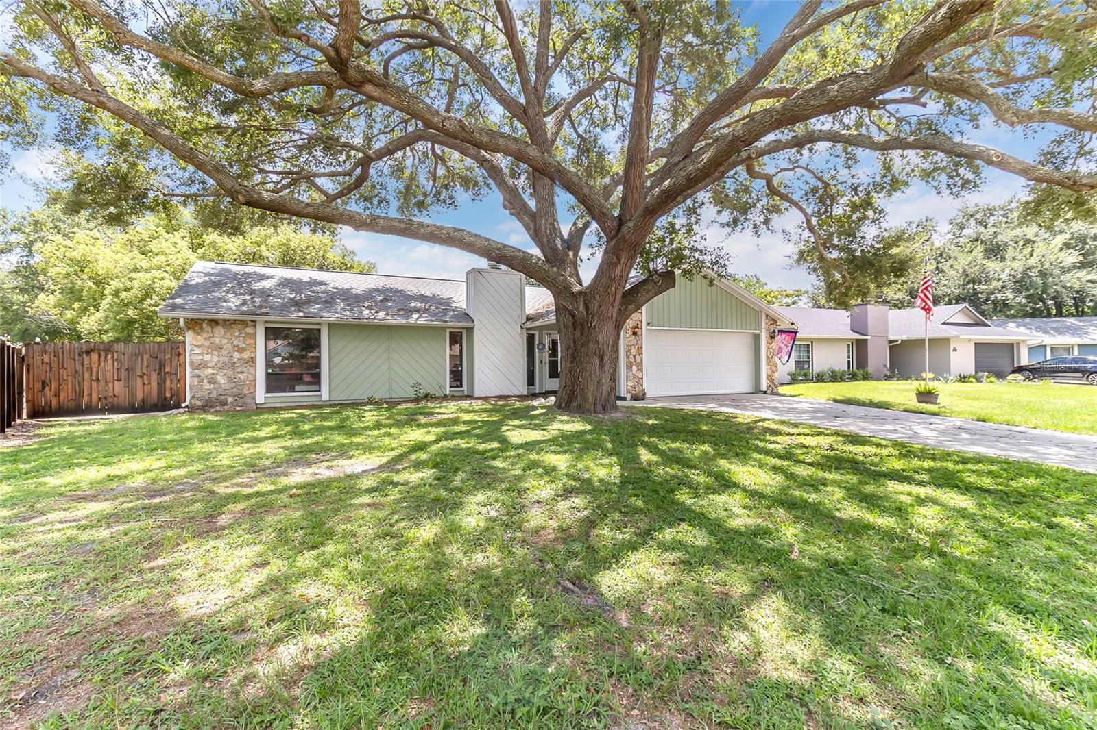 221 Odham Dr — photo