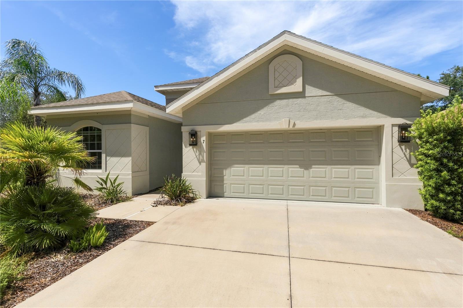 7 Oasis Cir — photo