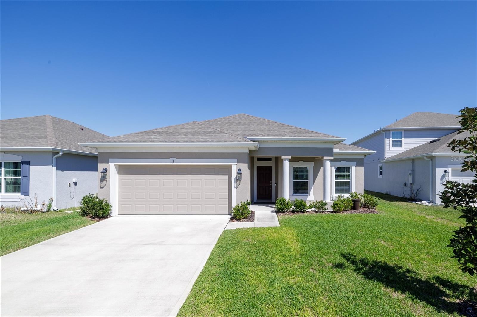 18 Oakleaf Way — photo