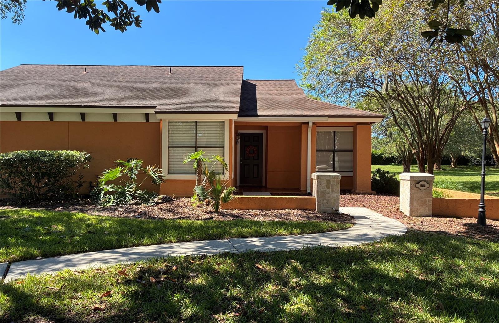 922 Shoreline Cir #Na — photo