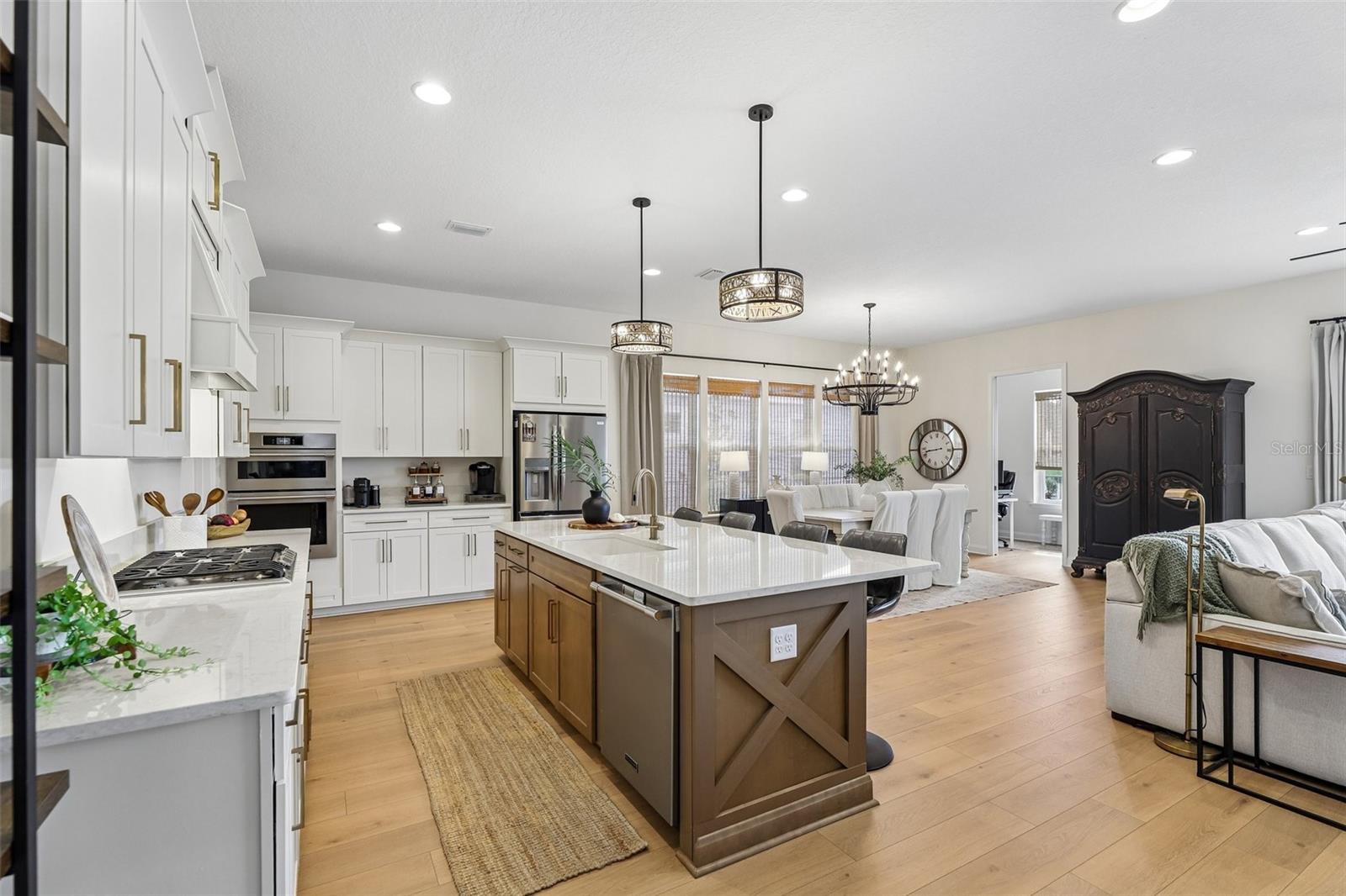136 Iris Creek Dr — photo