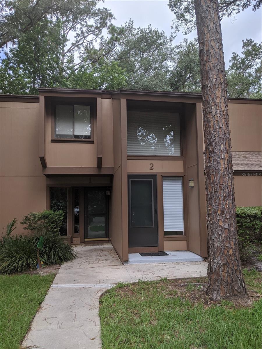 2 Greenbriar Ct #2 — photo