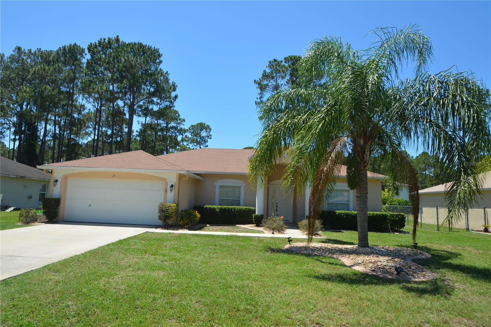 15 Riviera Dr — photo