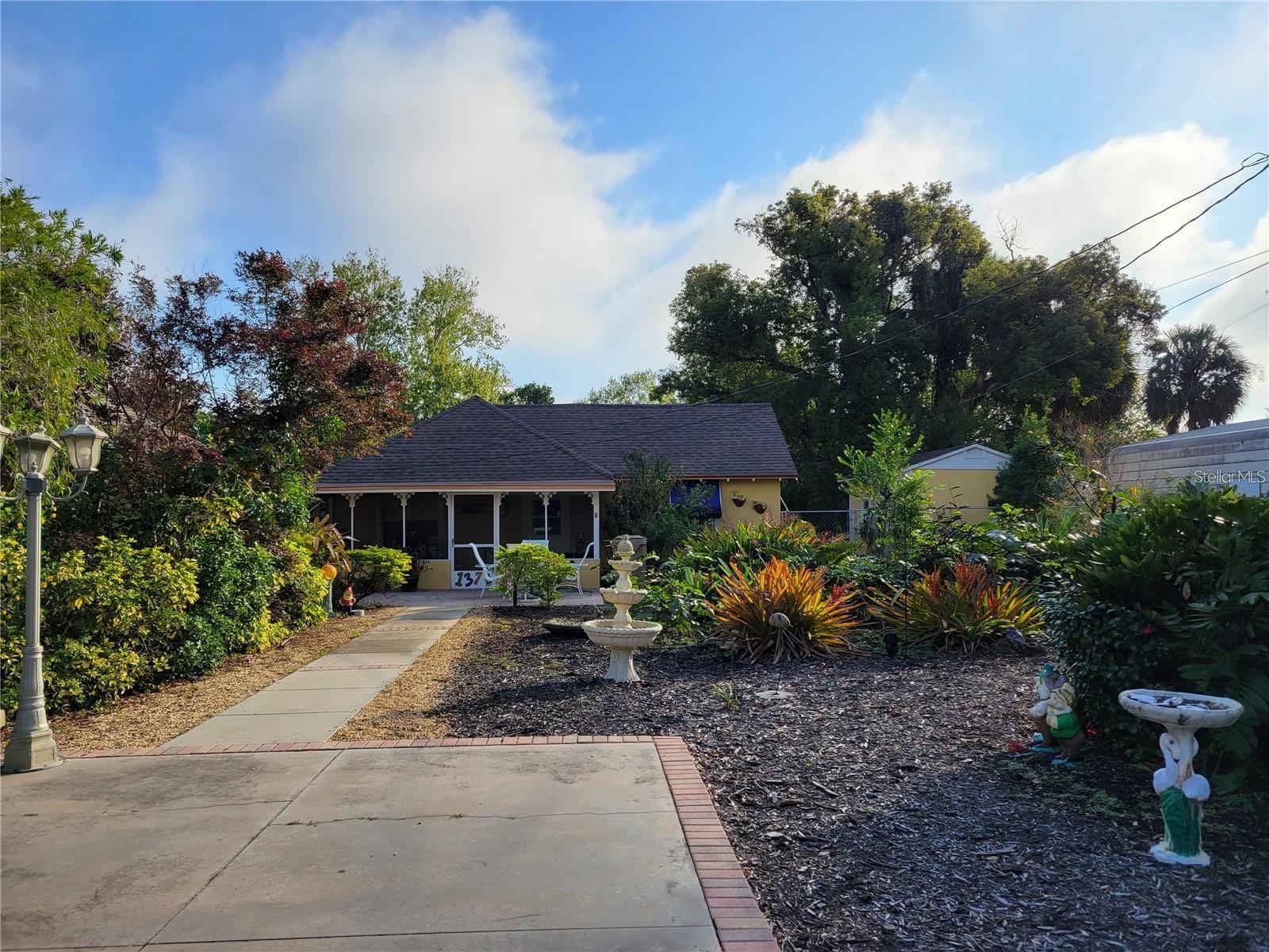 1370 Greenway Dr — photo
