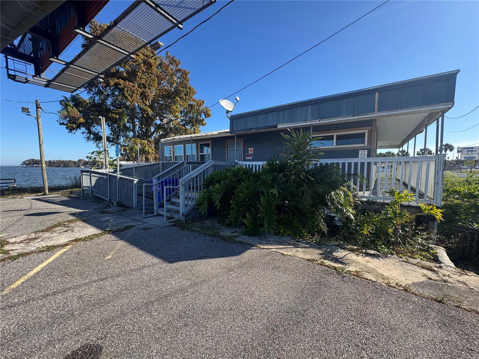1050 W Burleigh Blvd — photo