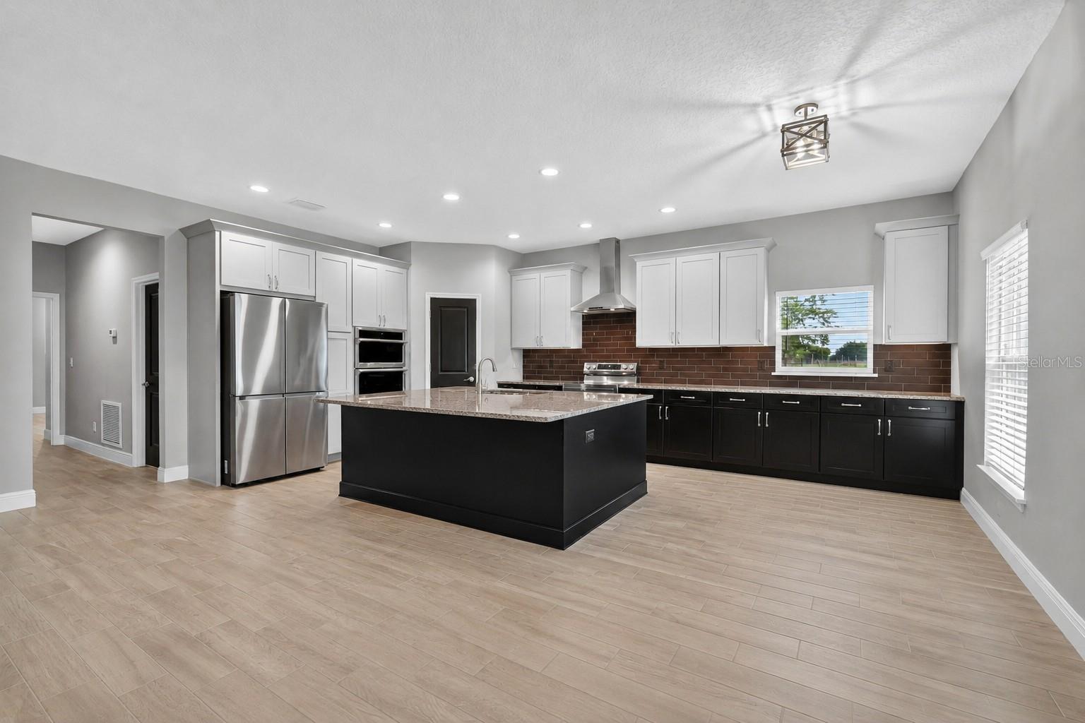 22431 Loop Road, Groveland, FL 34736 — photo 2
