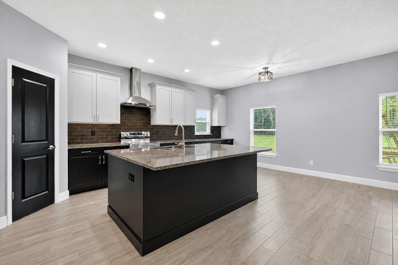 22431 Loop Road, Groveland, FL 34736 — photo 3