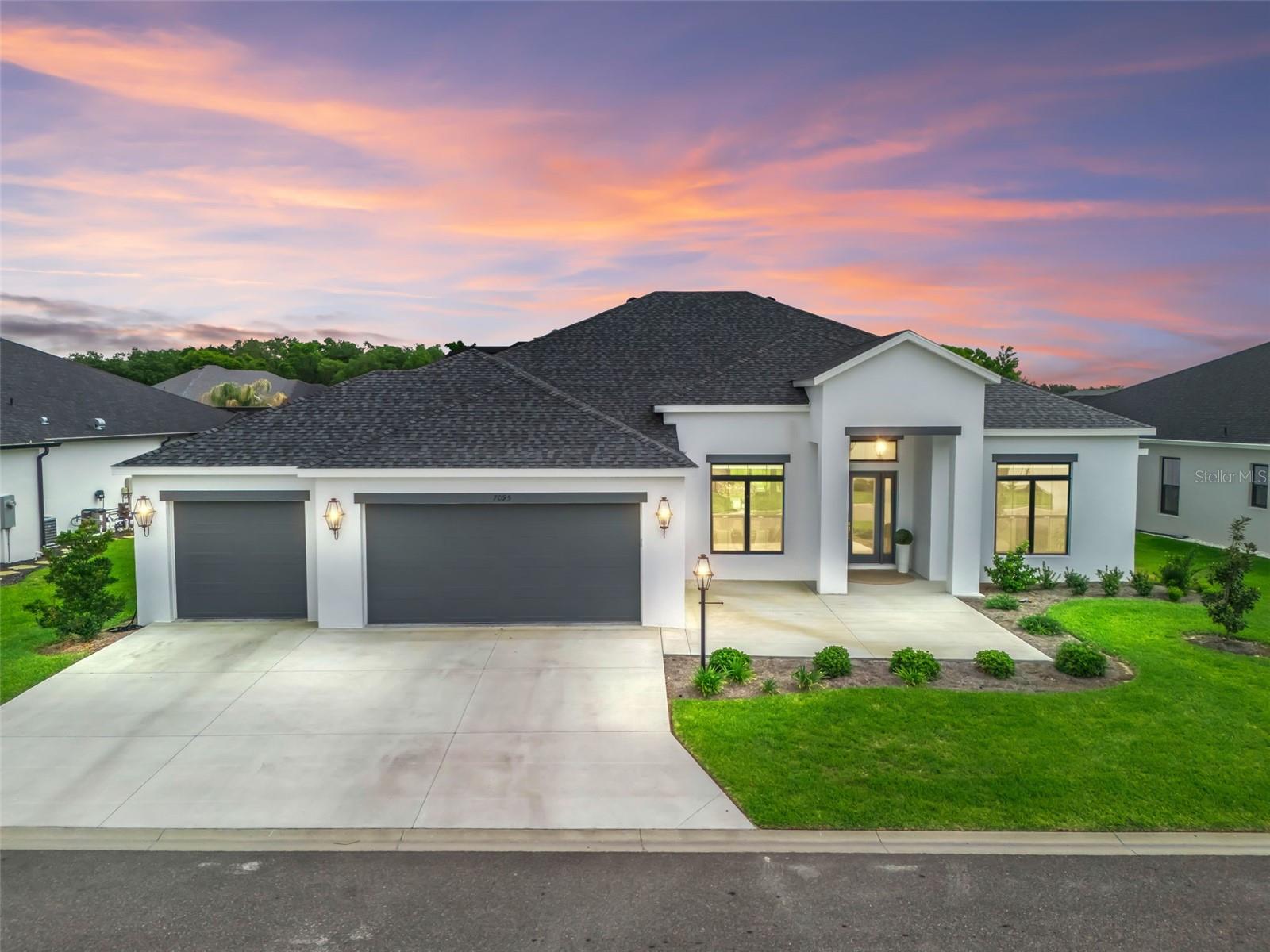 7095 Jennings Ct — photo