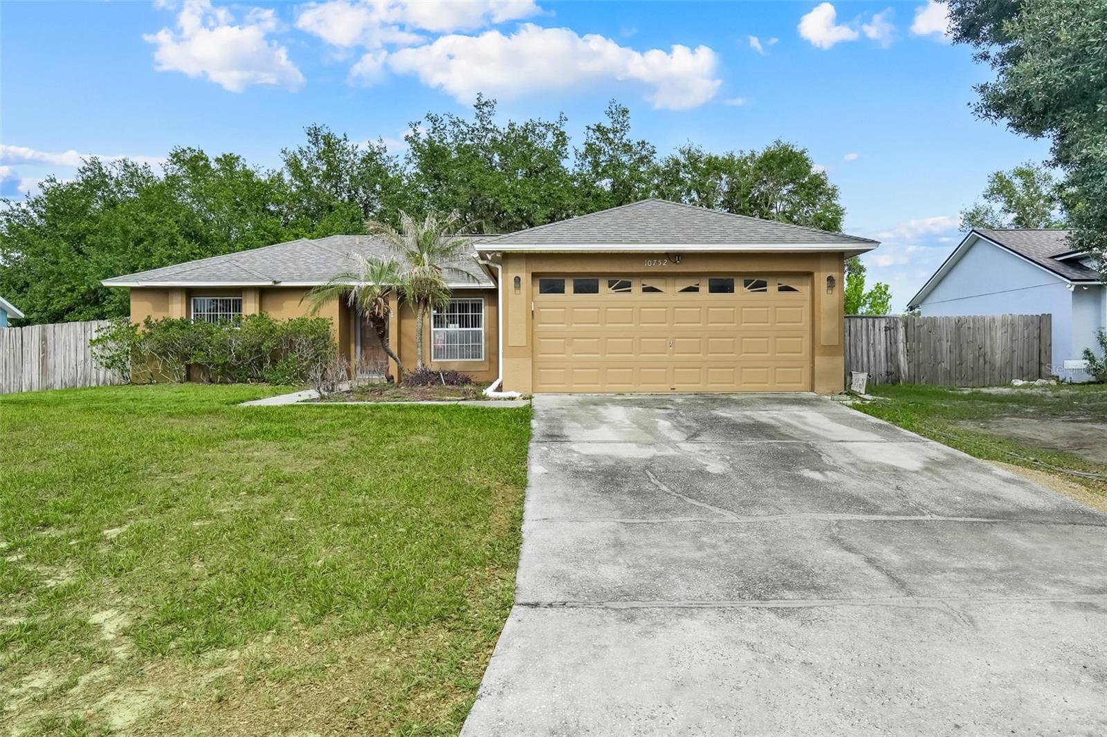 10752 Crescendo Loop — photo