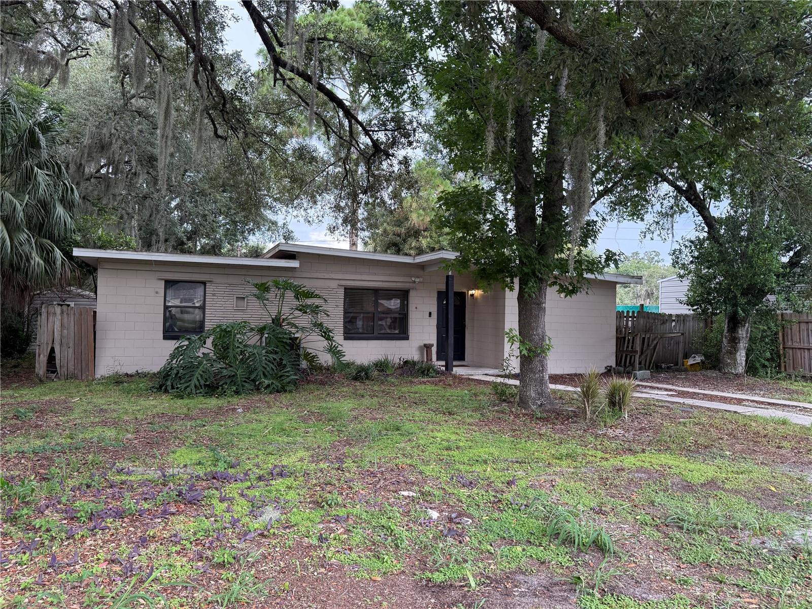 1435 Triangle Dr — photo