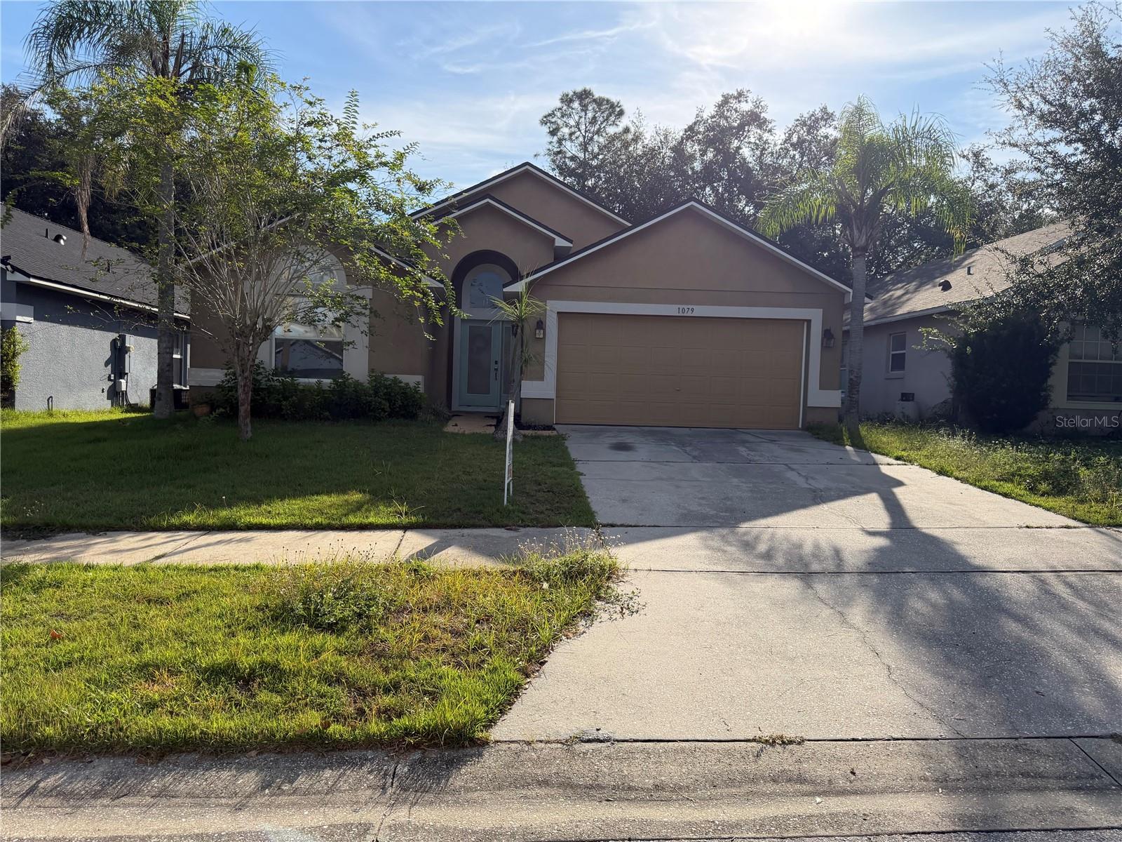 1079 Stoneham Dr — photo