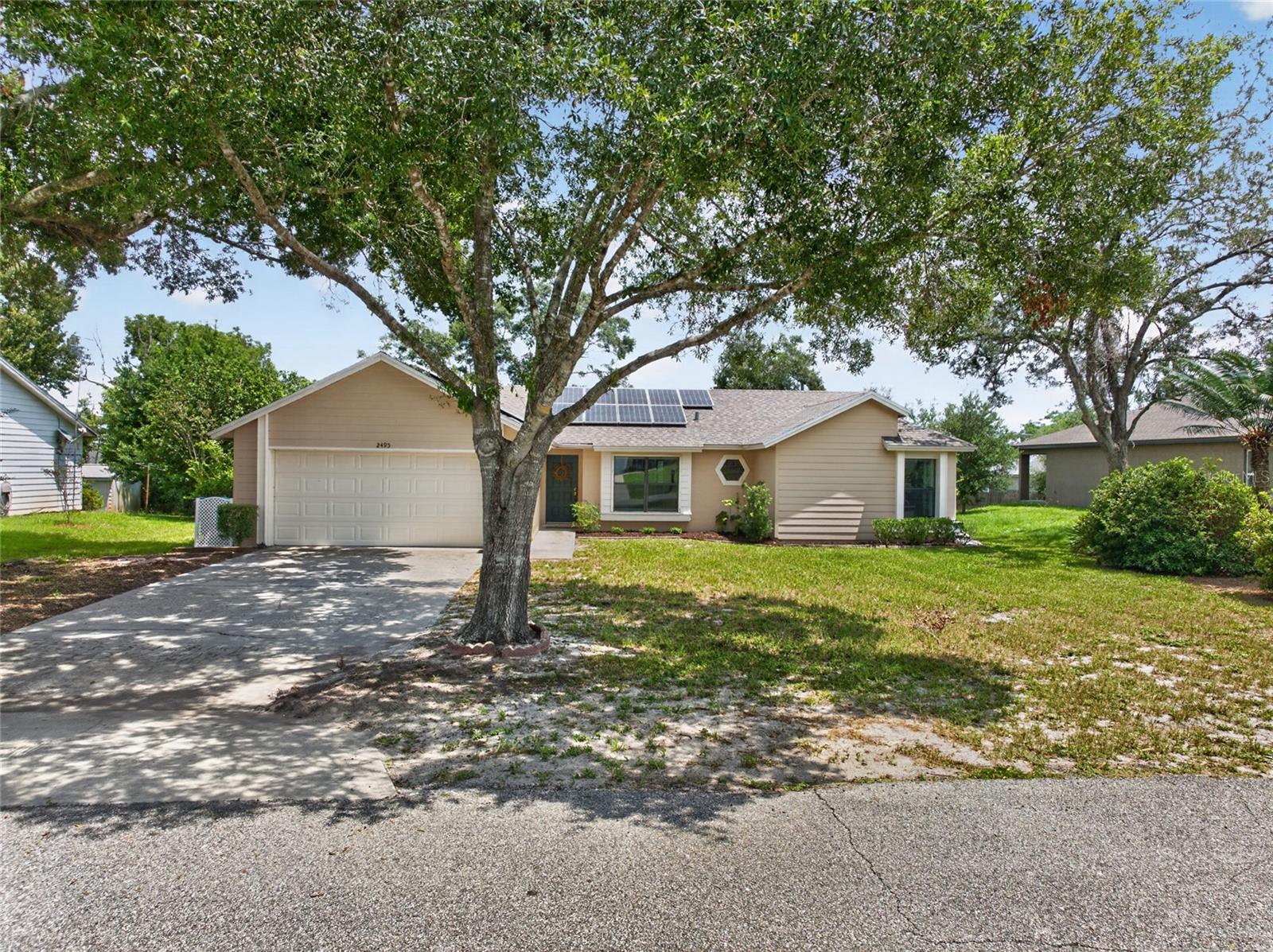 2495 E Tipton Dr — photo