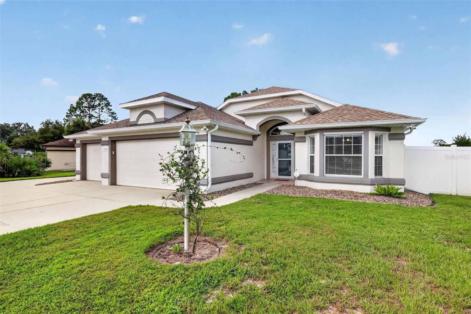 11506 Lake Dr — photo
