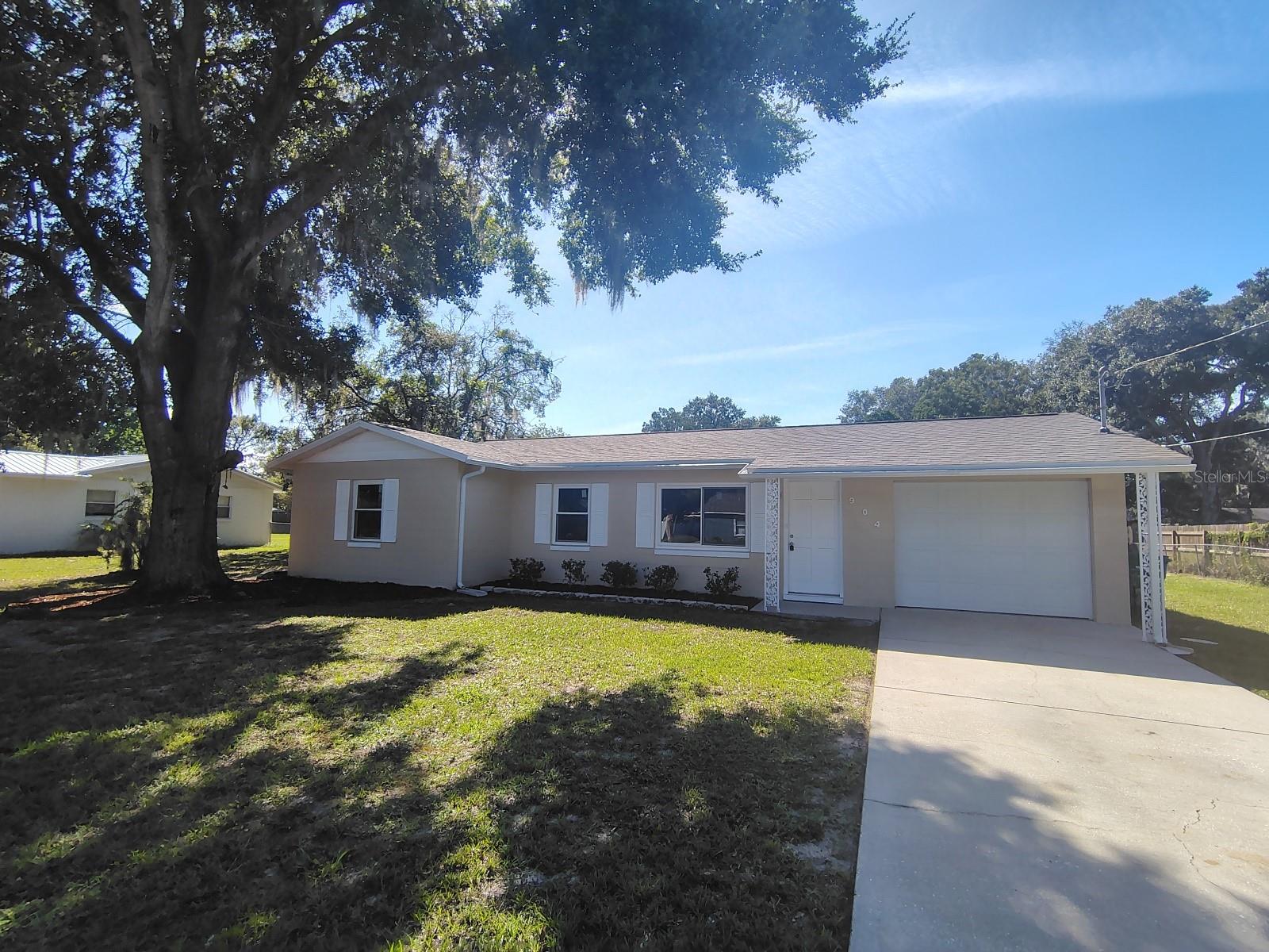 904 Hickory Ave — photo