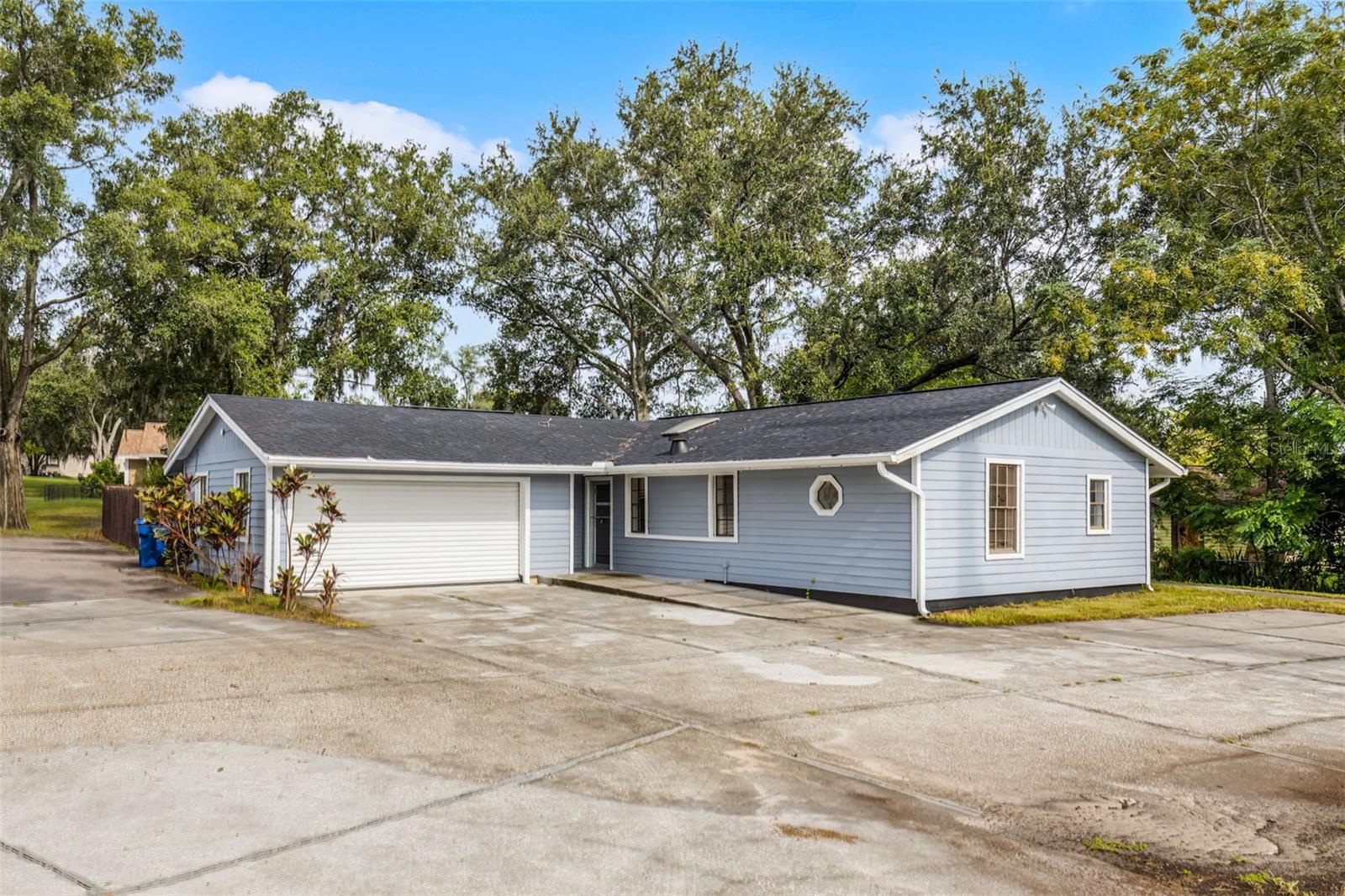 697 E Anderson Rd — photo