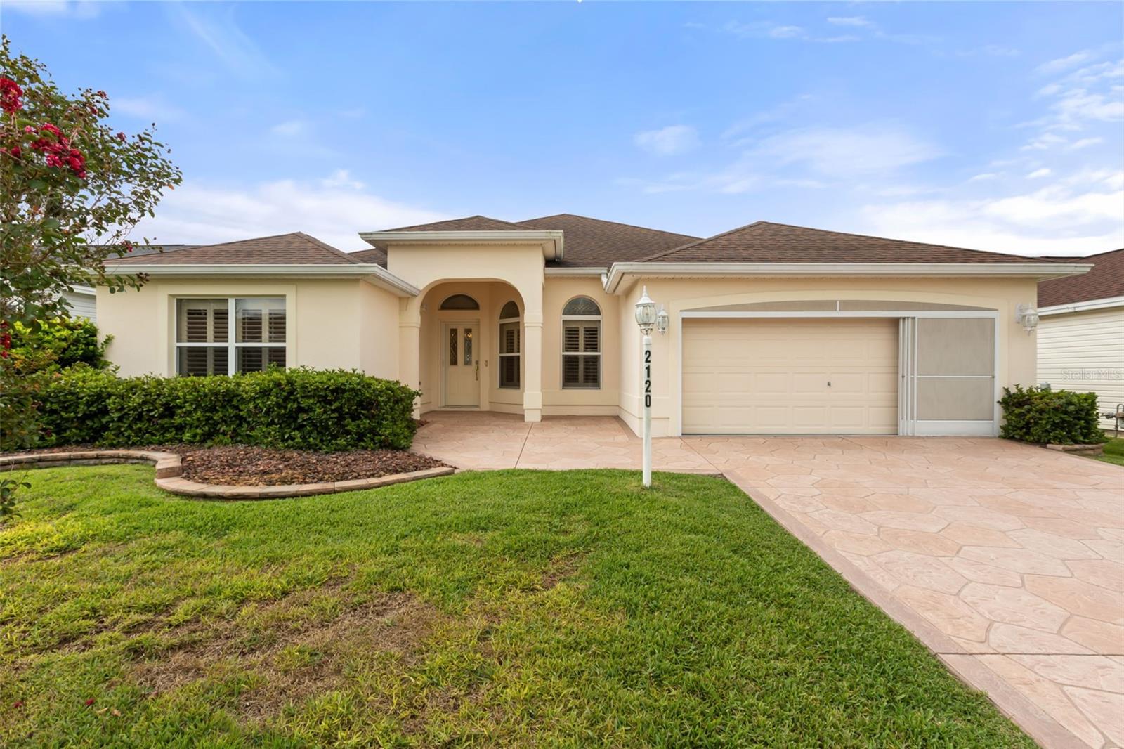 2120 Callaway Dr — photo