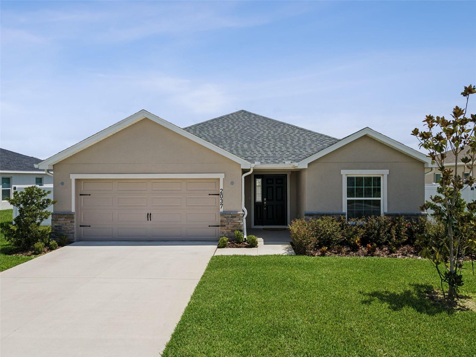 2037 Summerlake Drive — photo