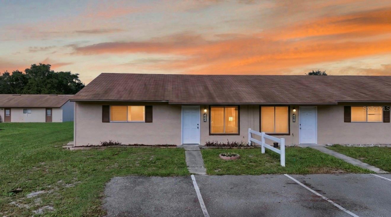 424 E Rosewood Ln #424 — photo