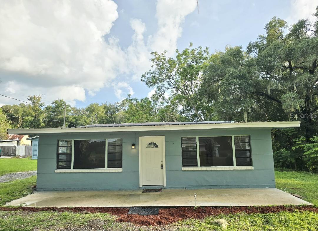 234 E Lady Lake Blvd — photo