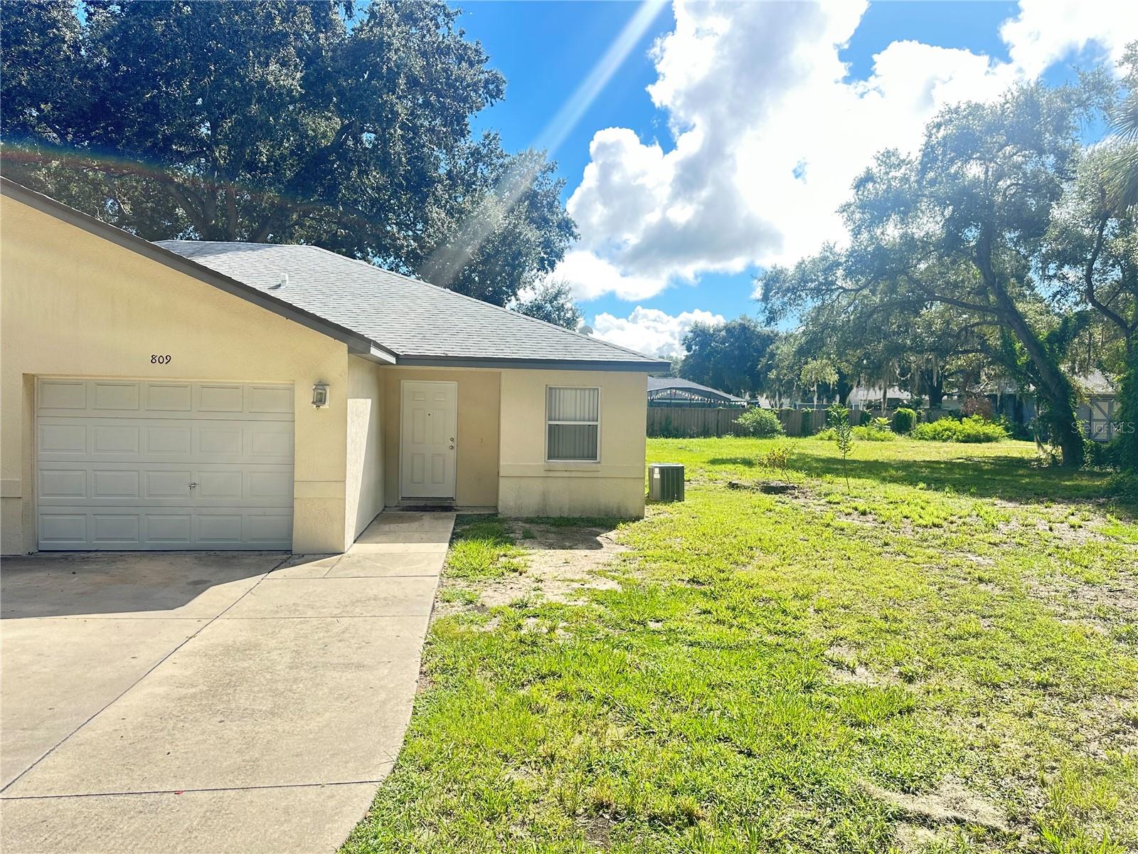 809 Dennis Ave — photo