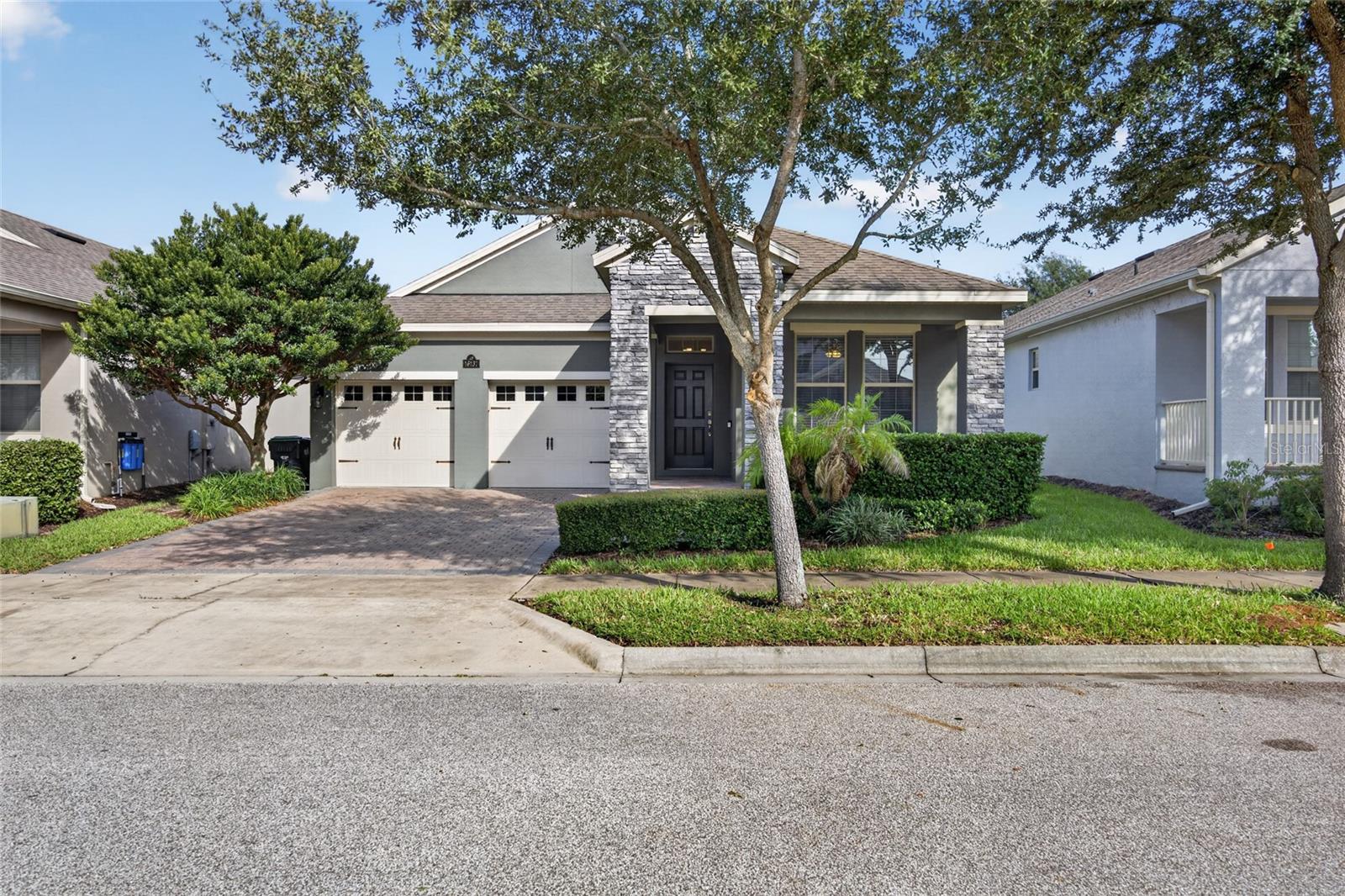 16137 Hampton Crossing Dr — photo