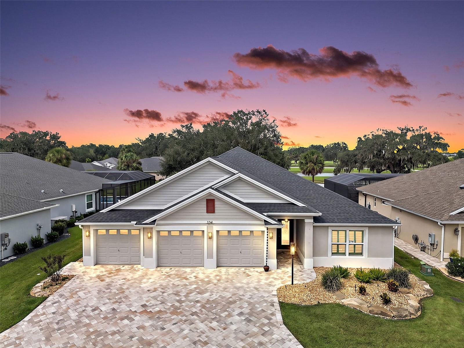 2741 Dunham Dr — photo