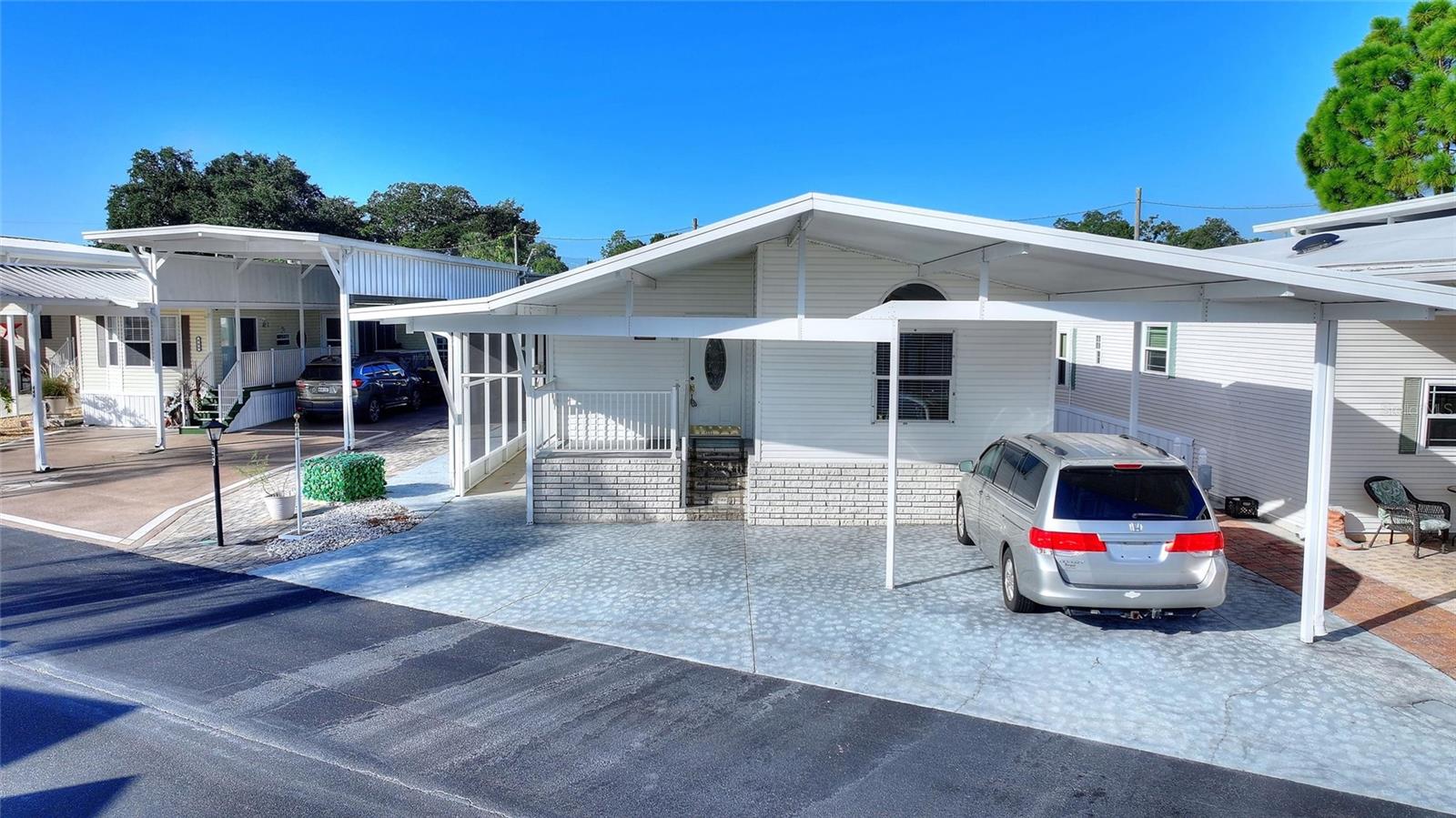 439 Par Pines Blvd — photo
