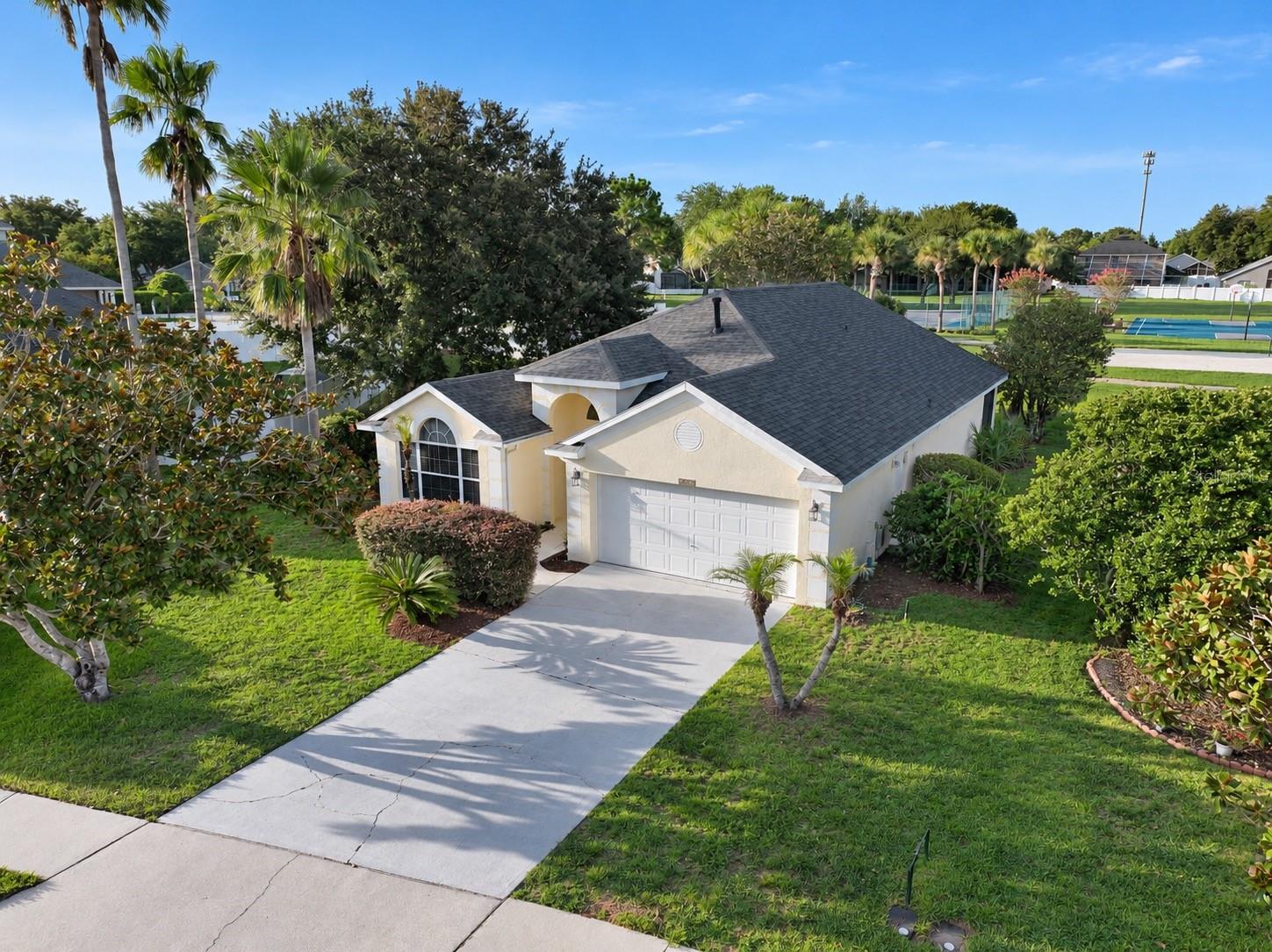 2813 Mayflower Loop — photo