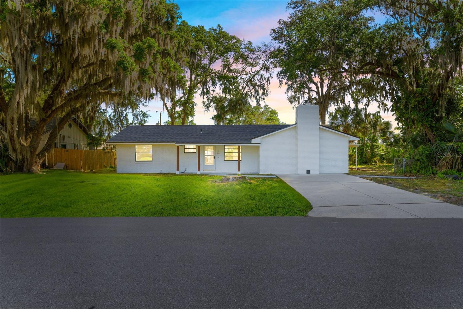 2517 Royal Palm Dr — photo