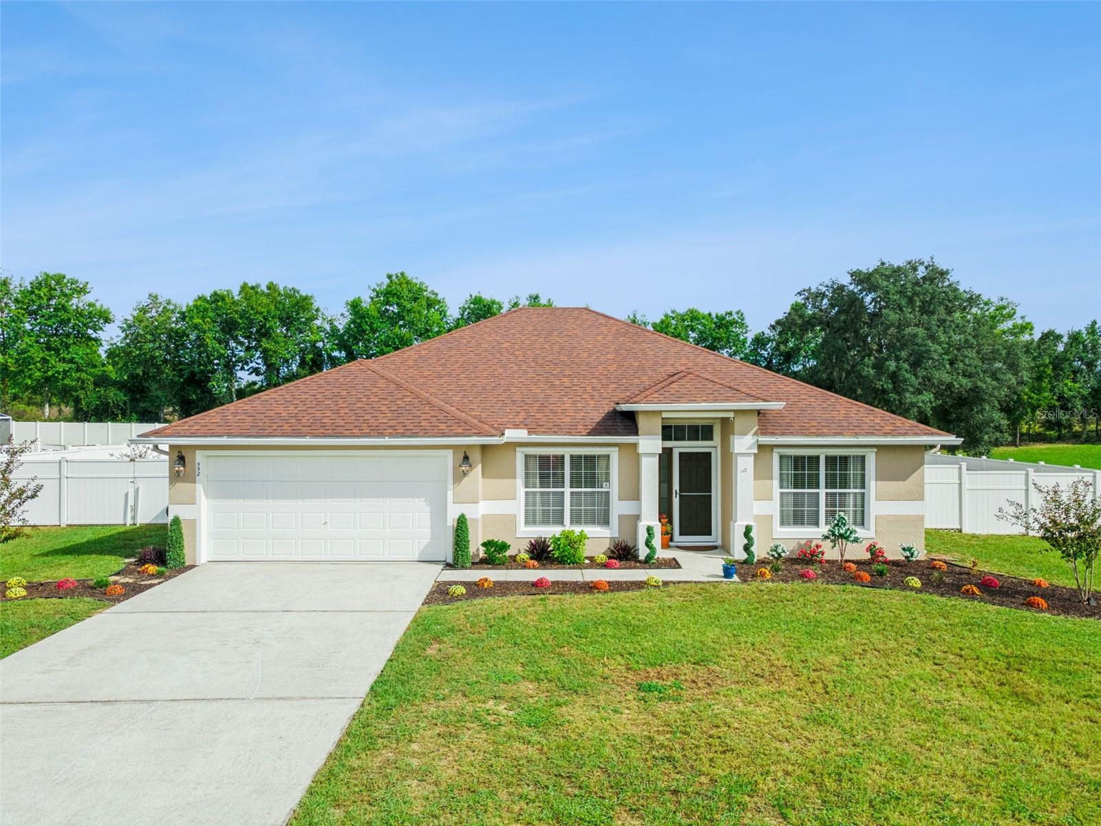 552 Hatchwood Dr — photo