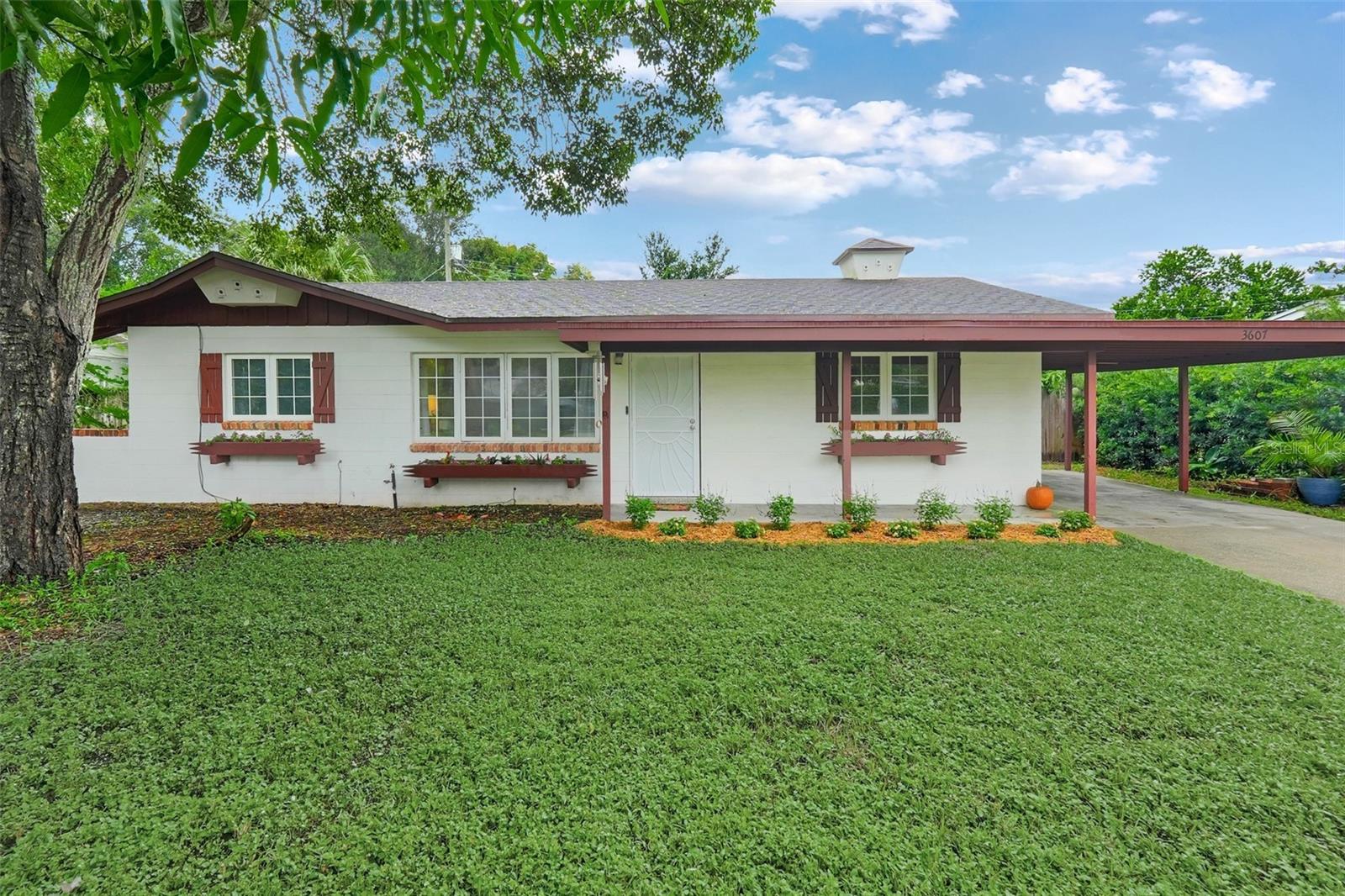 3607 S Crystal Lake Dr — photo