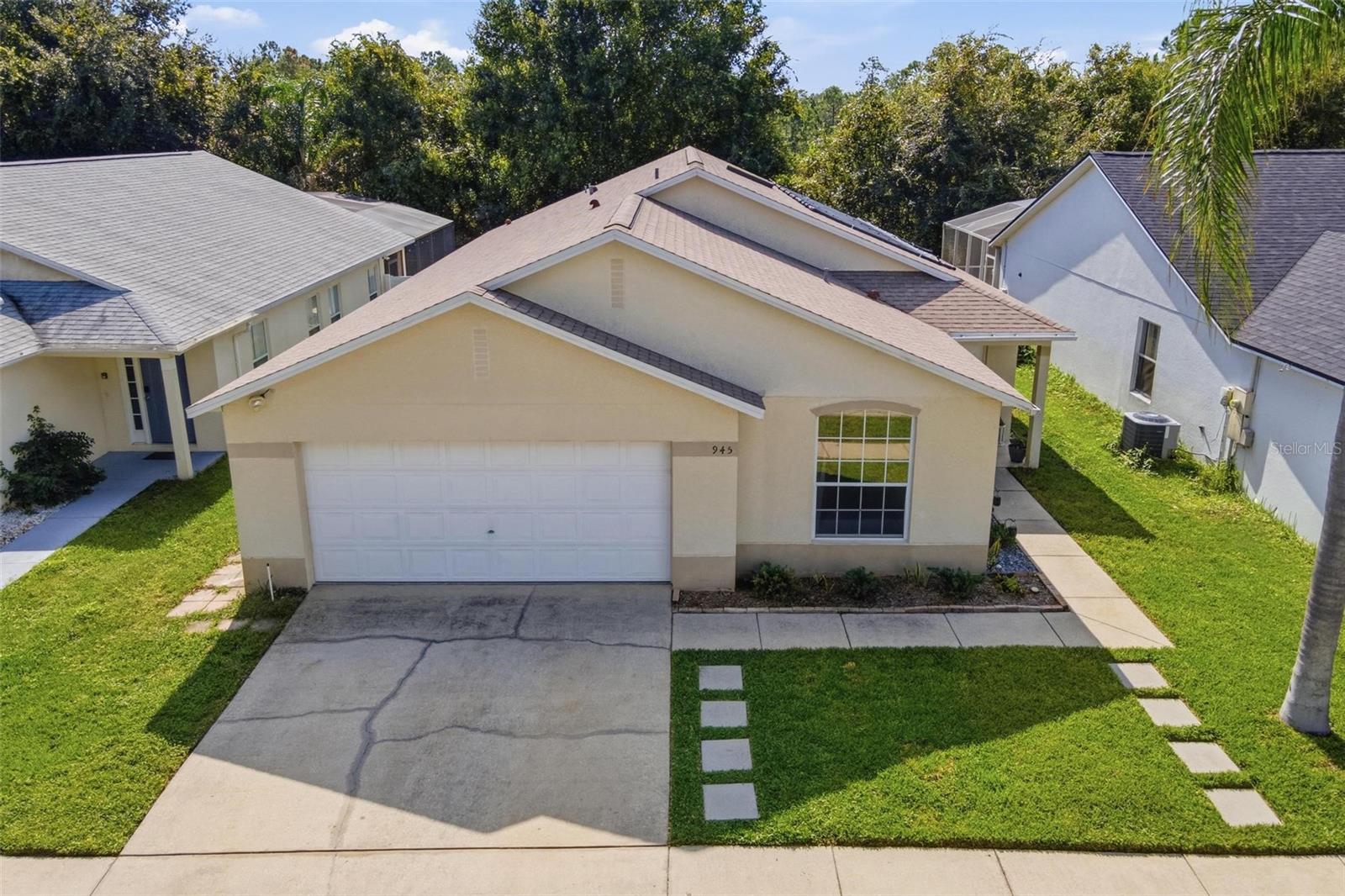 945 Clear Creek Cir — photo