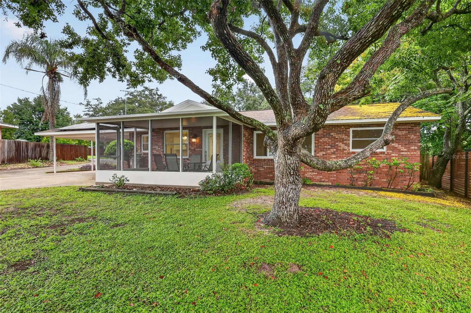 552 Highland Dr — photo