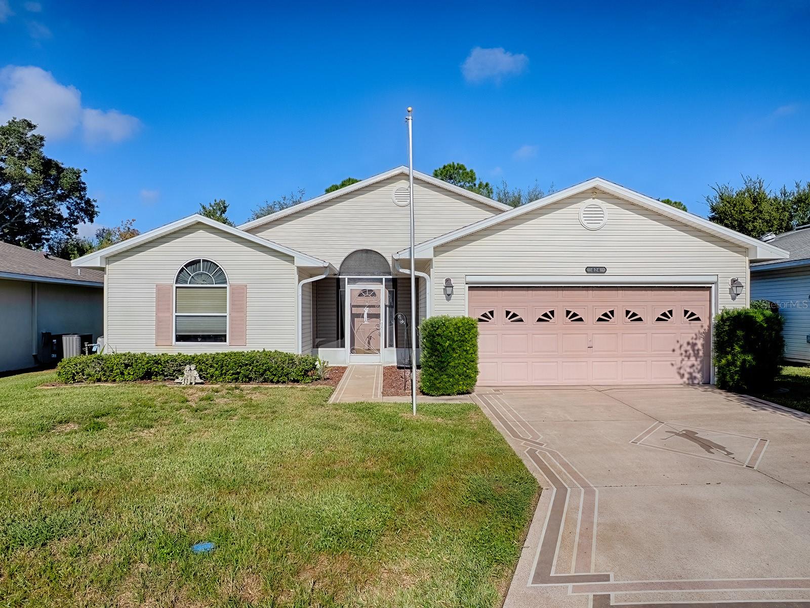 424 Ranchwood Dr — photo